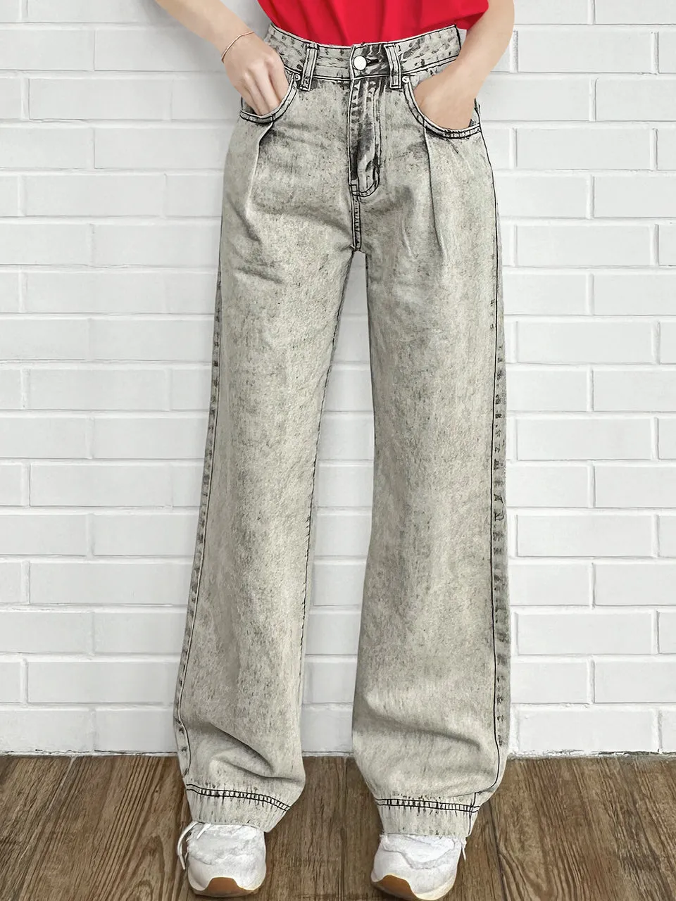 Last Chance! Light Grey Wash Pleated Front Wide Leg Jeans